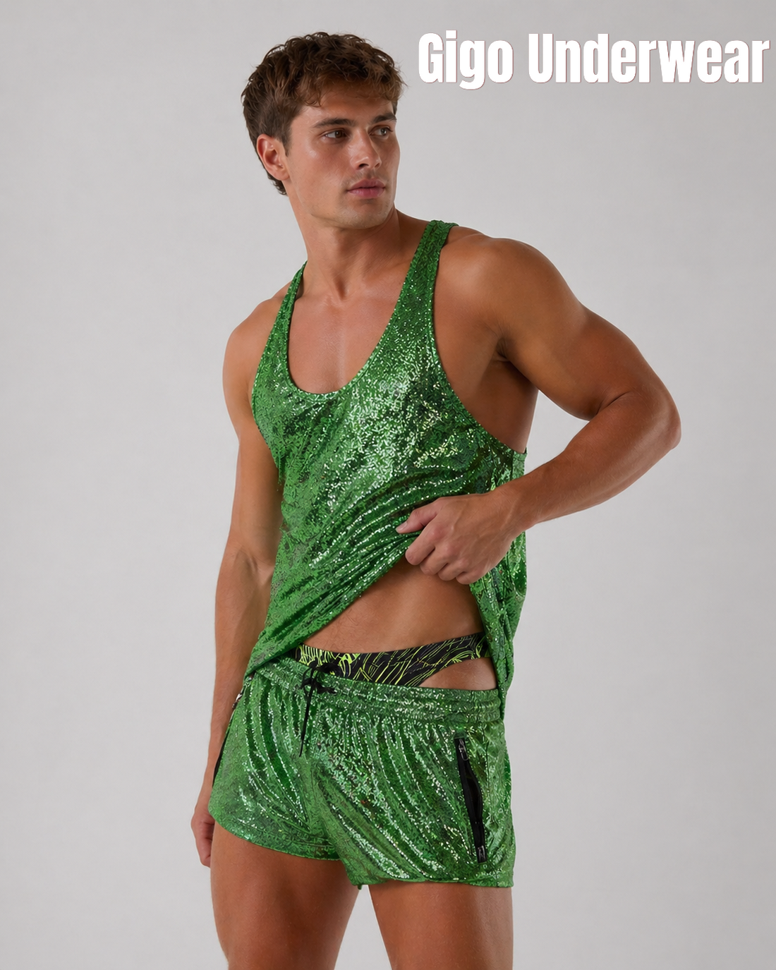 Model with the complete Gigo Summer Outfit